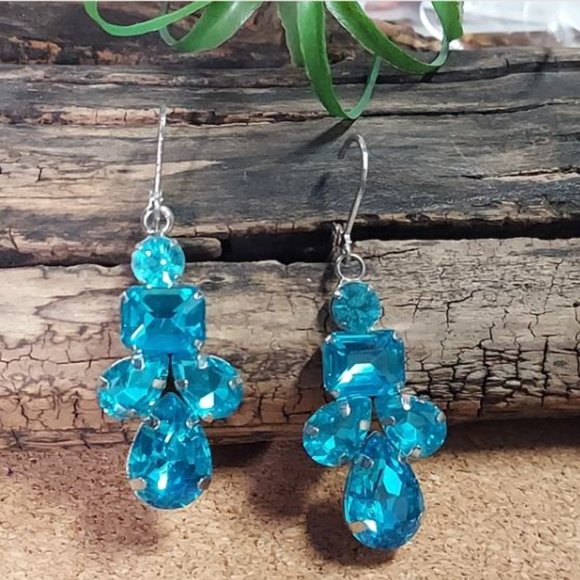 New‎ E897 2" Blue Geoshaped Crystal Drop Earrings. Women's Fashion Jewelry - Picture 3 of 16